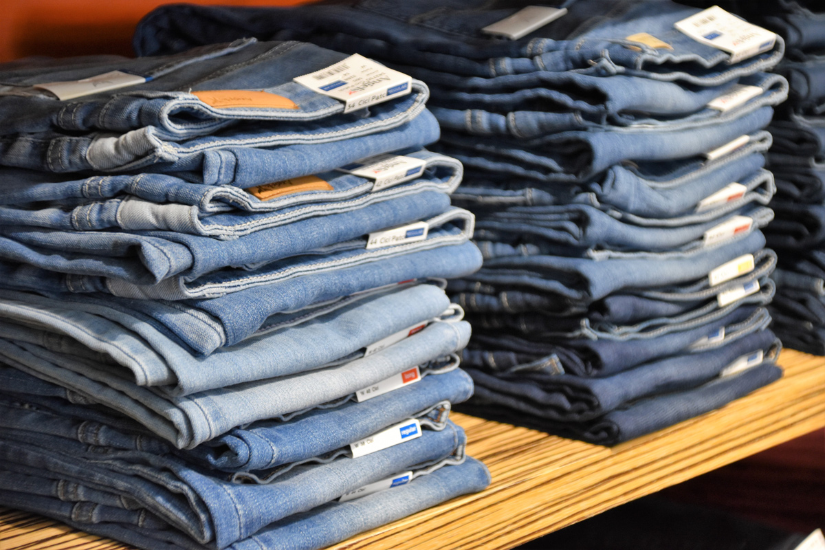 Госстандарт запретил 20 моделей опасных джинсов
