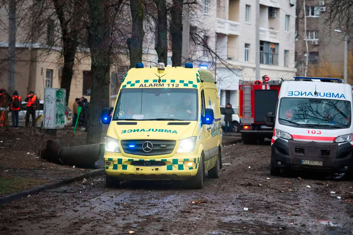 Украина подверглась массовому ракетному обстрелу: десятки пострадавших