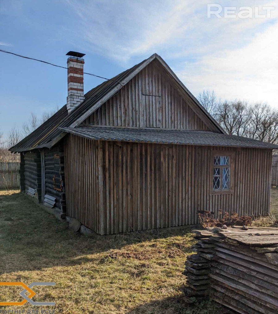 Печка, природа и большой участок: нашли крепкие избушки, идеальные для дачи  | tochka.by