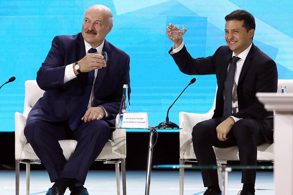 Лукашенко рассказал, о чем предупреждал Зеленского