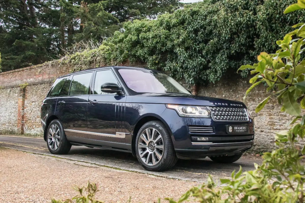 Range Rover Елизаветы II, на котором ездил Барак Обама, продадут за  огромные деньги | tochka.by