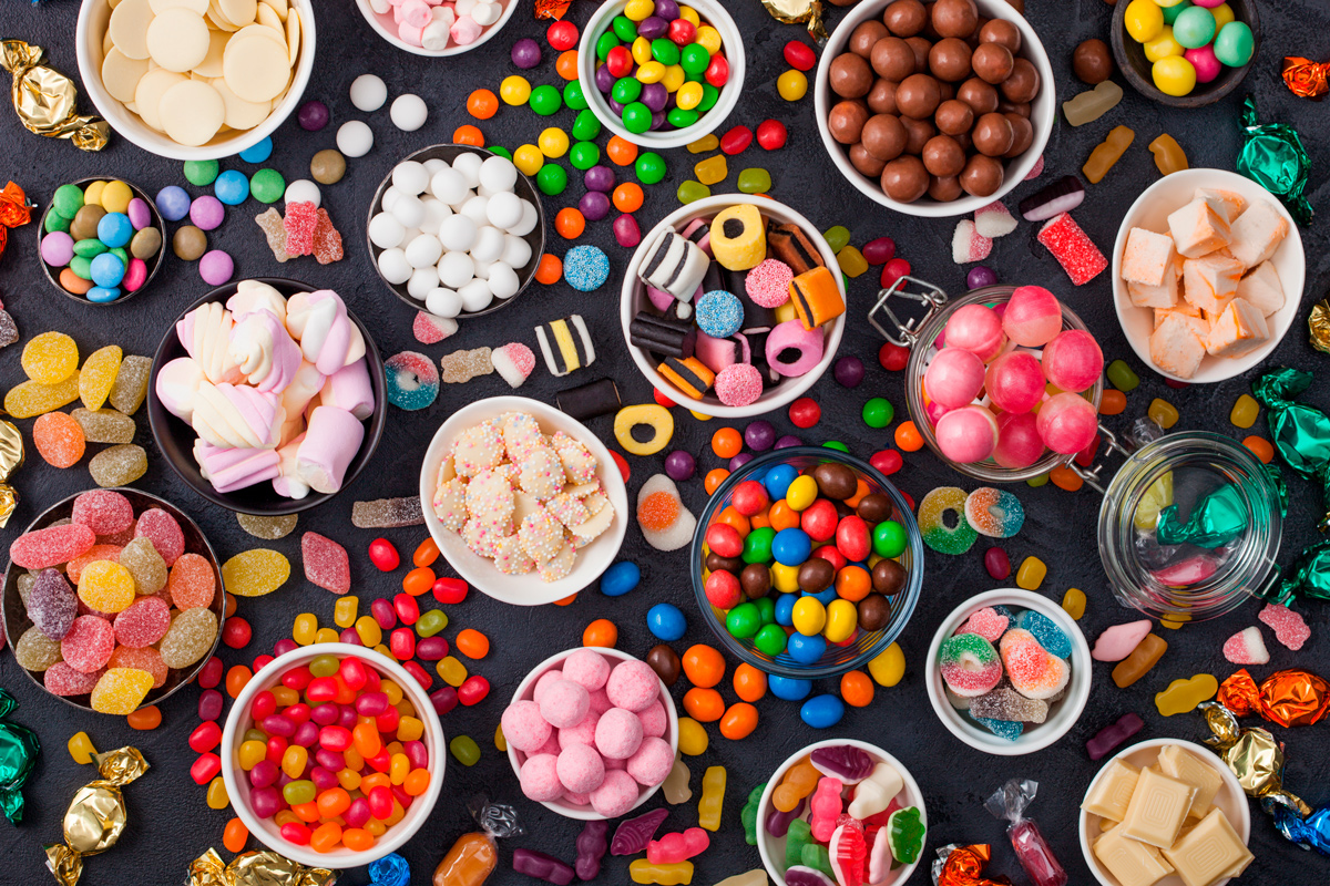 Мучное и конфеты: Госстандарт запретил продавать опасные сладости