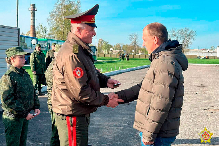 Военнообязанные белорусы вернутся домой до конца апреля