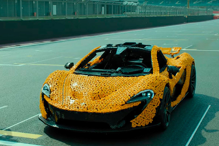 Lego и McLaren создали гиперкар P1 из конструктора и отправили авто на трек