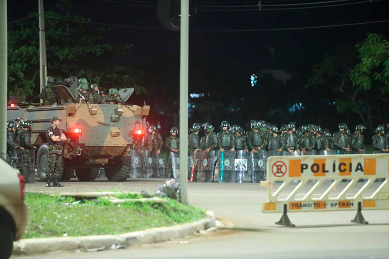 Режим ЧС объявлен в столице Бразилии из-за беспорядков