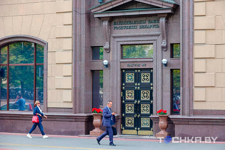 Нацбанк рассказал о борьбе с мошенниками, платежах через телефон и цифровом рубле