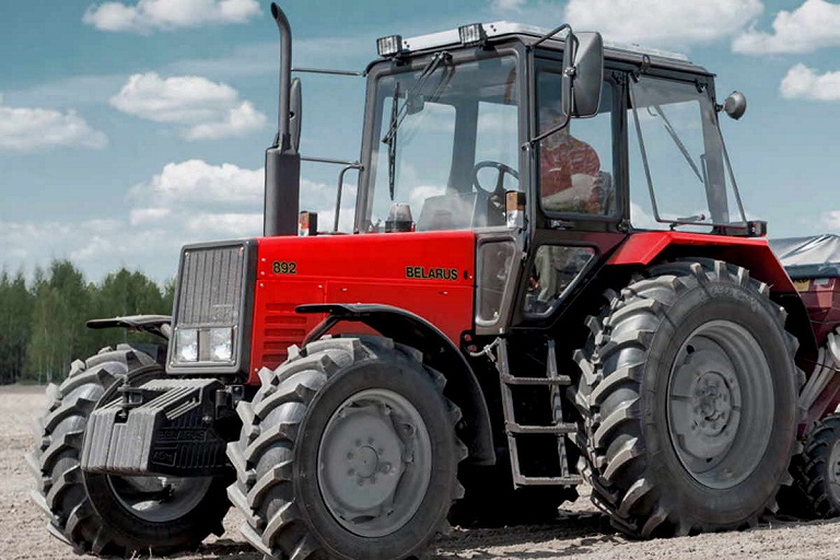Несмотря на санкции: тракторы МТЗ и другую белорусскую технику покупают в Европе