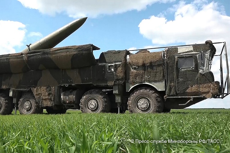 Беларусь планирует к концу года создать собственные ракеты типа "Искандер"