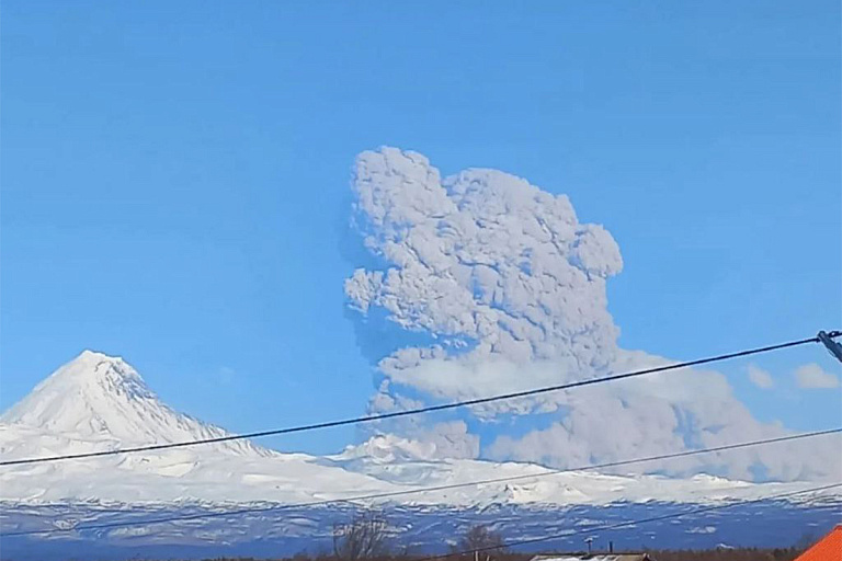 На Камчатке извергается вулкан Безымянный – посмотрите на эти фото