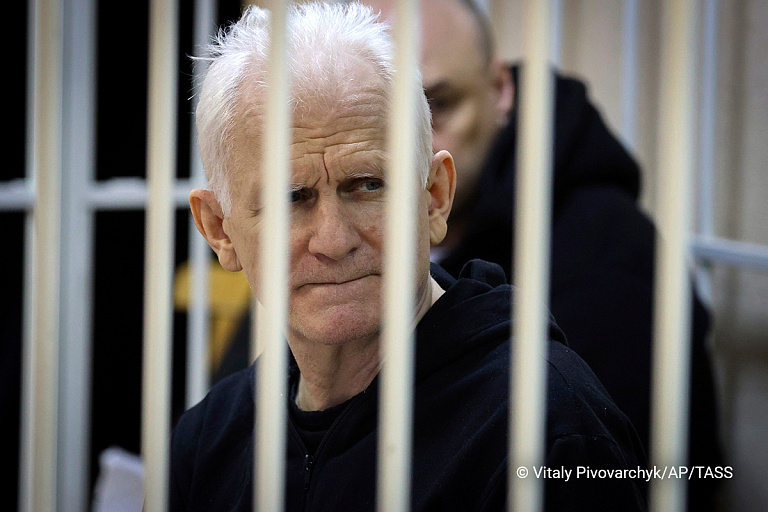 Прокурор запросил для Алеся Беляцкого 12 лет лишения свободы