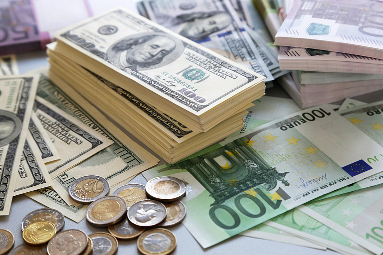 Доллар и евро обновили годовые максимумы – чего ждать дальше