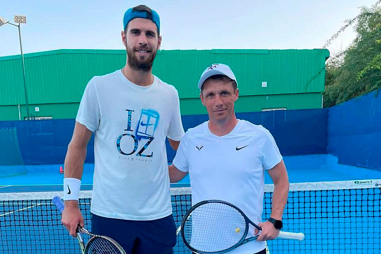 Белорус Виктор Гончаренко сыграл в теннис с полуфиналистом Australian Open