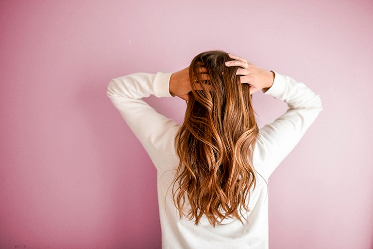 Выпадают волосы: почему это происходит, что делать, советы трихолога