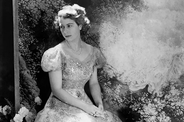 Британский Vogue посвятил новый номер памяти Елизаветы II