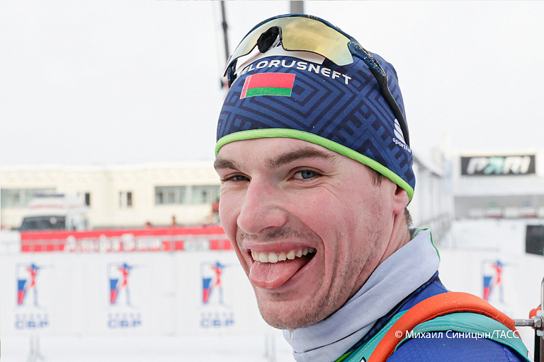 Биатлонист Лазовский выиграл заключительный масс-старт в Уфе