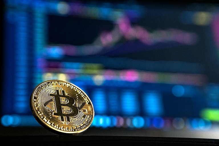 Курс Bitcoin рухнул ниже $25 тысяч впервые с декабря 2020 года