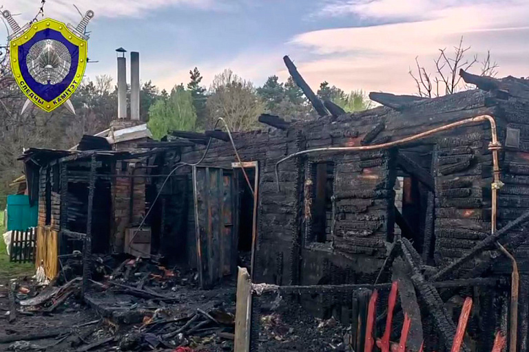 Дом многодетной семьи сгорел в Березовском районе: погибли четыре ребенка