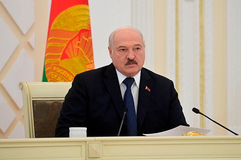 Лукашенко извинился за грубость и бестактность