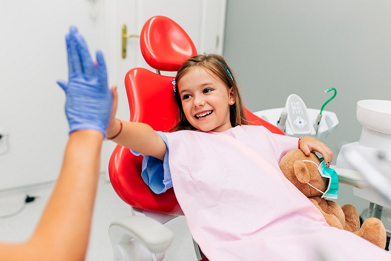 К стоматологу – без страха: лайфхаки для родителей от детского врача