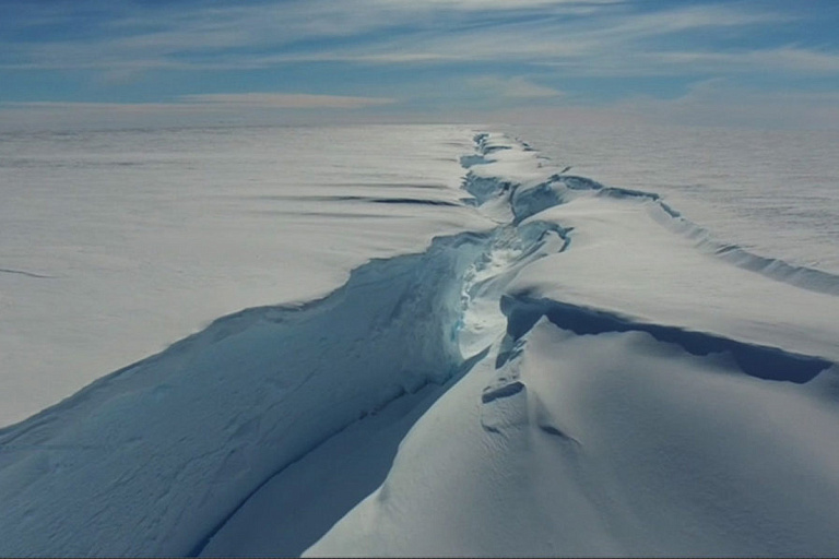 Айсберг размером с Лондон откололся в Антарктиде