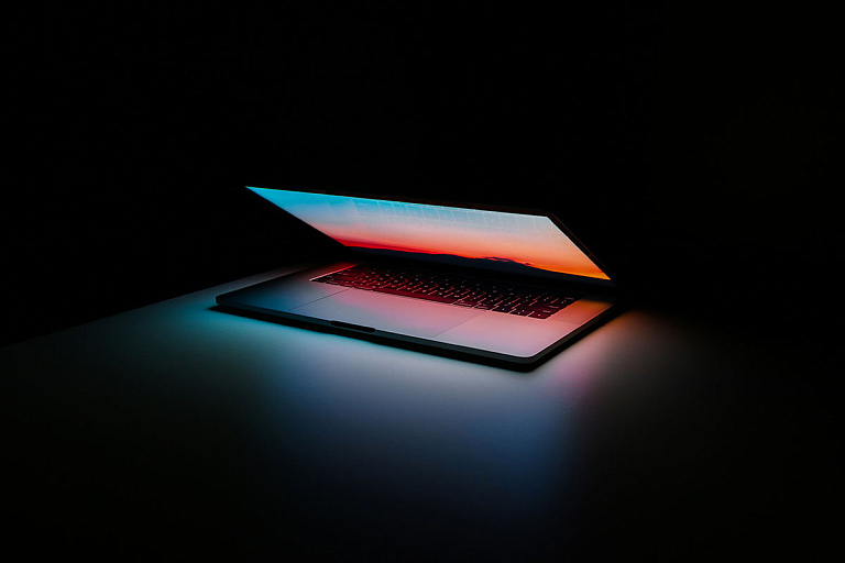 Apple хочет создать MacBook с сенсорным экраном