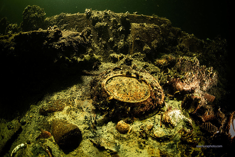 Клад с сотней бутылок шампанского нашли на дне Балтийского моря