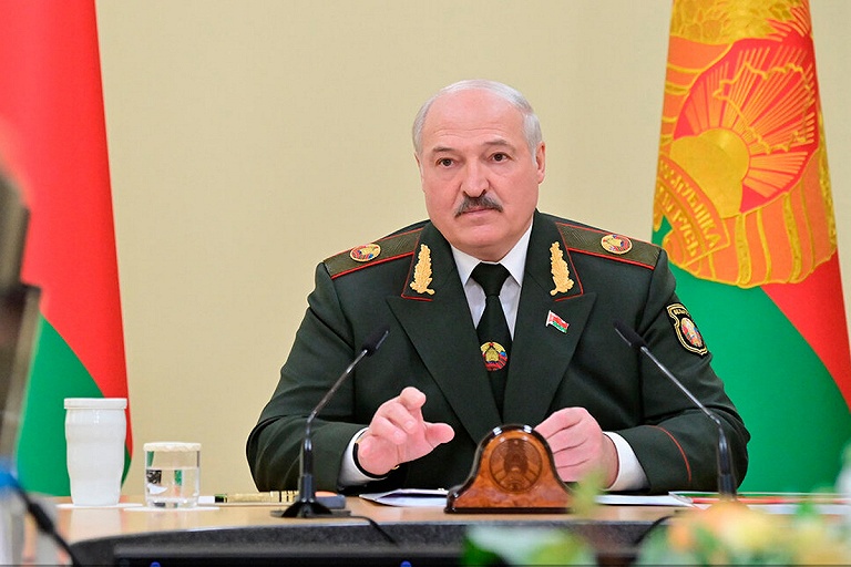 Лукашенко: если придется, мы будем делать "горячую войну"