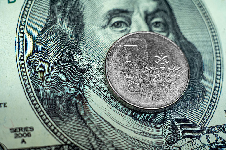 Доллар, евро и юань потеряли позиции на торгах БВФБ