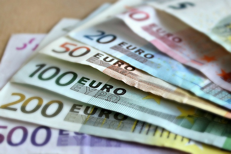 Самое резкое сокращение за 10 лет: упала доля евро в международных расчетах