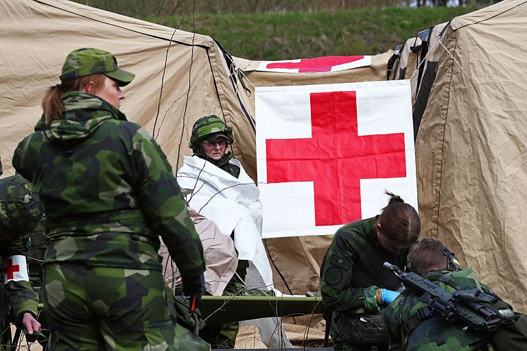 Белорусских военных медиков учат оказывать помощь раненым при обороне