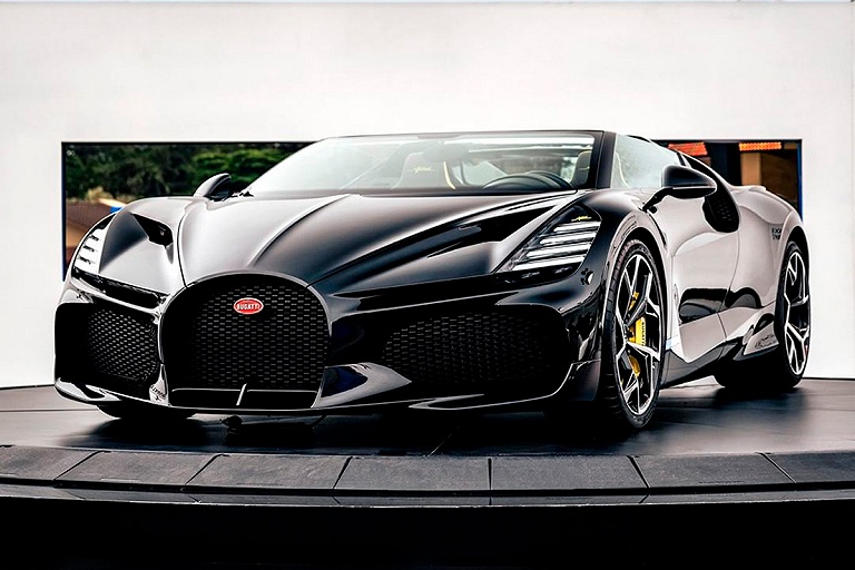 Первый гиперкар Bugatti Mistral продают за $6,65 миллионов