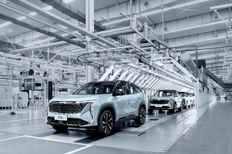 Geely обновила кроссовер Аtlas