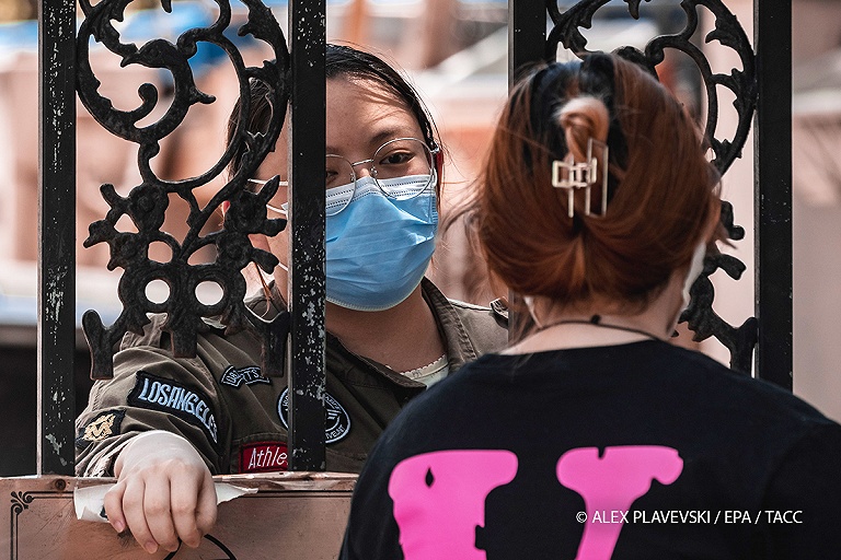 Шанхай ослабляет коронавирусные ограничения