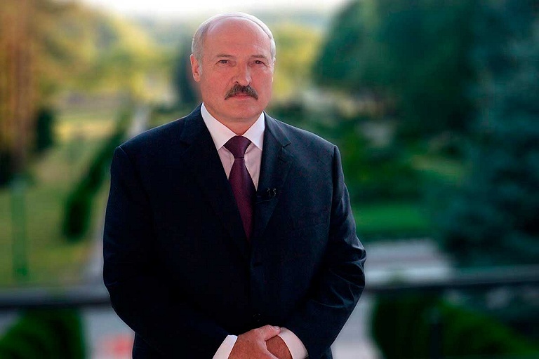 Лукашенко на 9 Мая обратился к белорусам с поздравлением