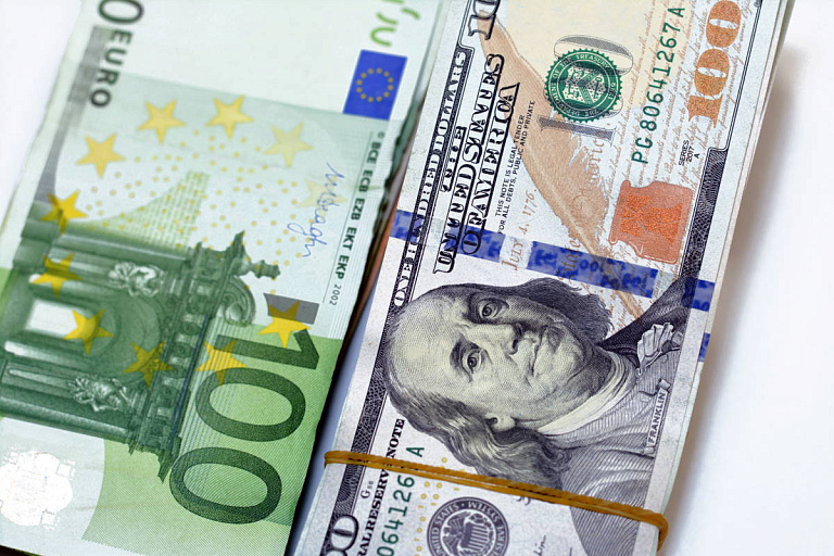 Доллар в Беларуси уверенно растет с начала недели – курсы валют
