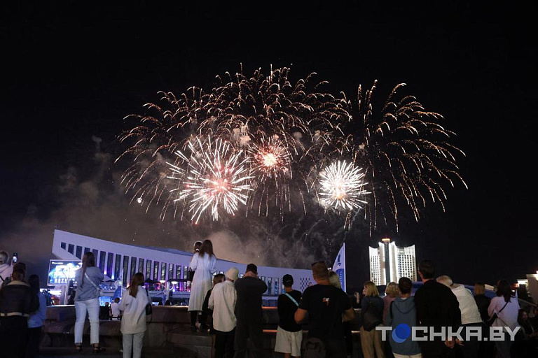 В Минске прогремел салют на День города – фото и видео