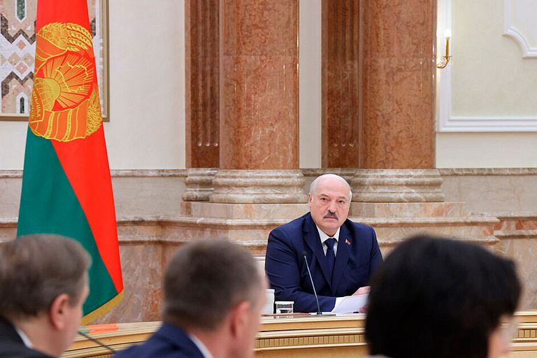 Лукашенко заявил, что уже 30 лет готовится к войне
