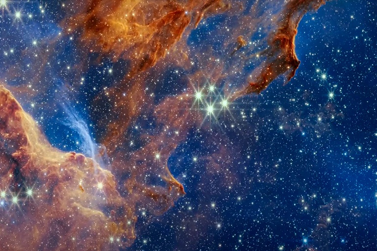 Телескоп "Джеймс Уэбб" сделал новые снимки Столпов Творения – это впечатляет