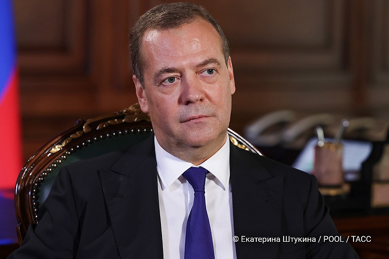 Медведев: наконец-то с Россией стали считаться по-настоящему