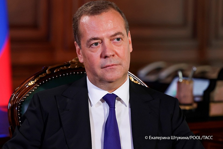 Медведев назвал врагов России "ублюдками и выродками"