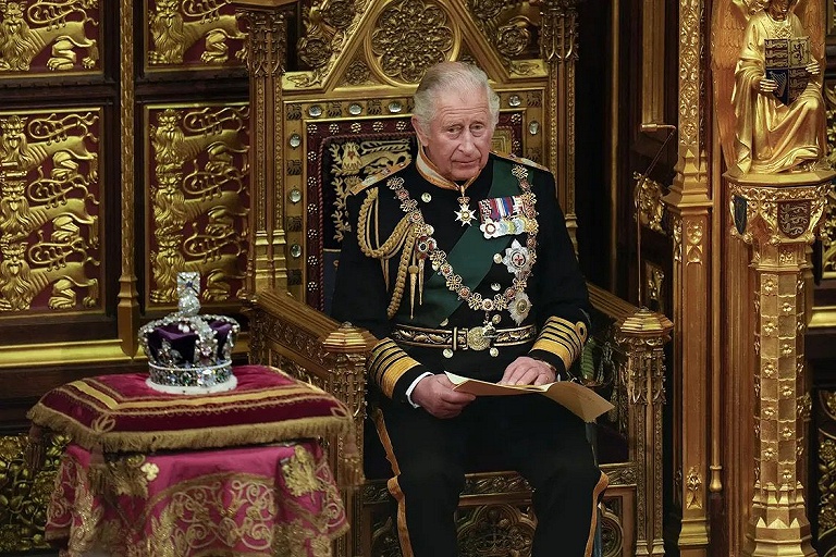 Новый король? Елизавета II отдает свои полномочия принцу Чарльзу