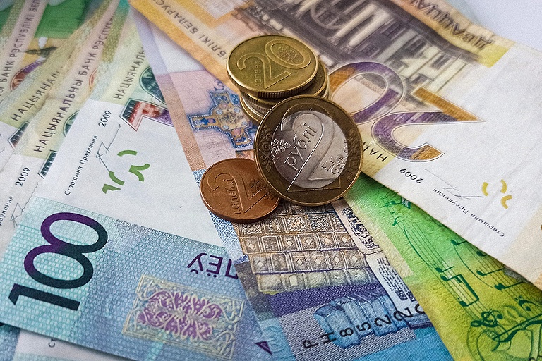 Минтруда назвало размер минимальной зарплаты в Беларуси за июнь