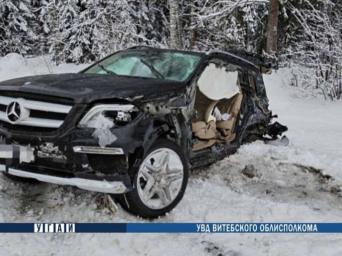 Лобовое столкновение в Лиозненском районе: водитель Mercedes попал в больницу