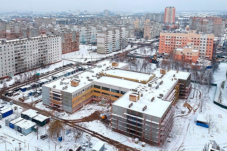 Новые витражи и зенитные фонари – как идет капремонт школы в Шабанах