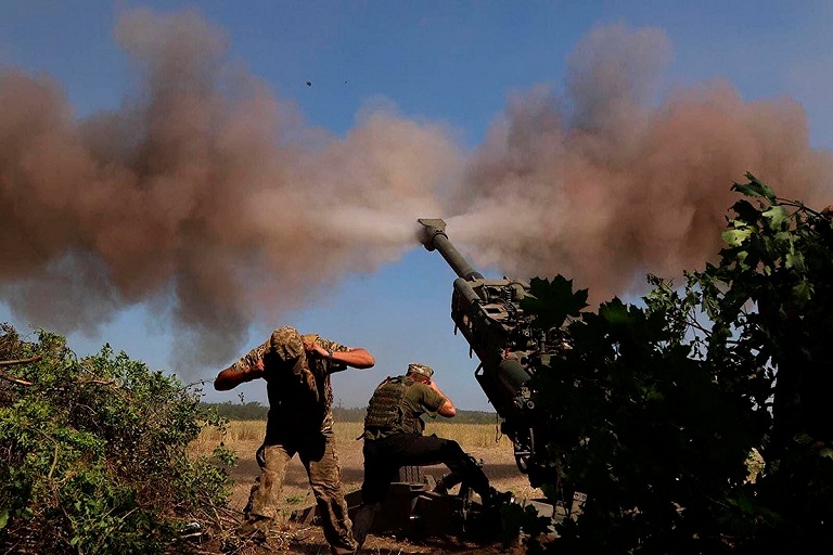 Песков: боевые действия в Украине могут прекратиться "до конца суток"