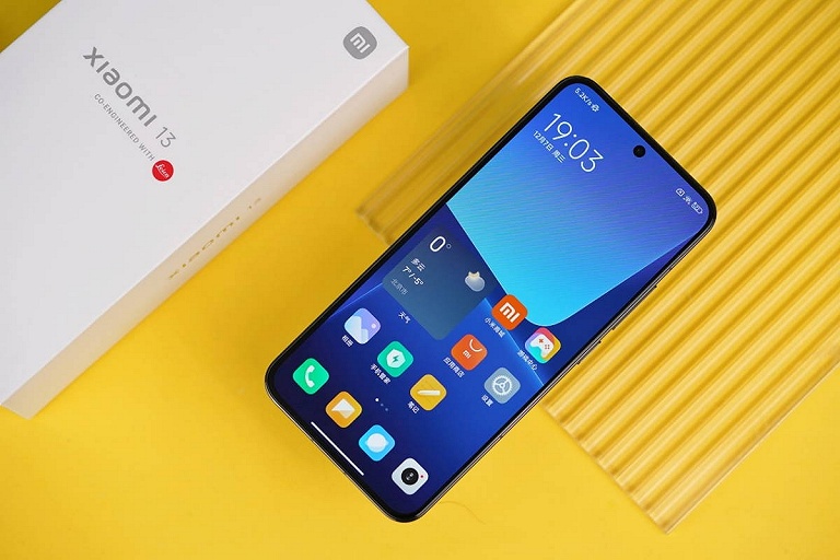 Появились качественные фото Xiaomi 13, показывающие флагман со всех сторон