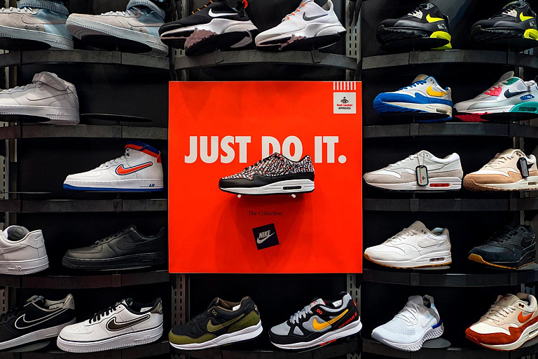 Nike выпустила кроссовки "Бабушкин диван" – в них все еще можно бегать