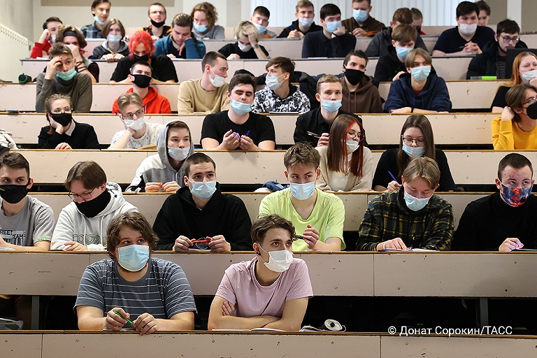 Украина призывает ЕС устроить "холодный душ" россиянам – запретить визы студентам