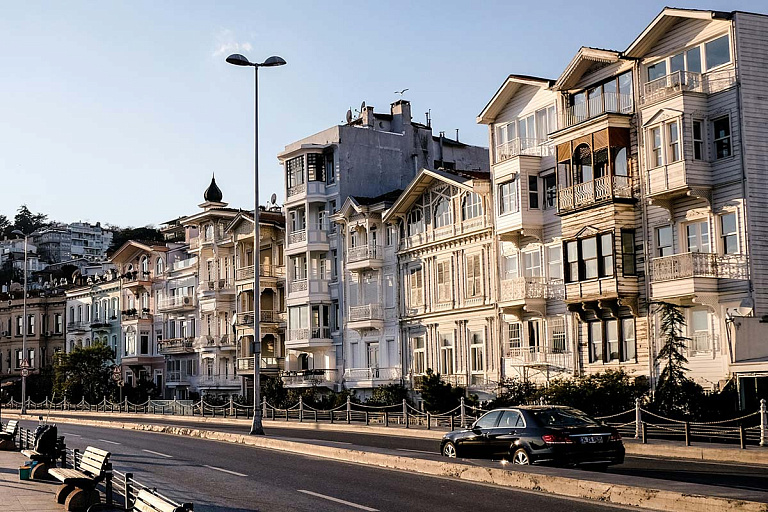 Белорус хотел купить жилье в Турции, но остался без денег и дома