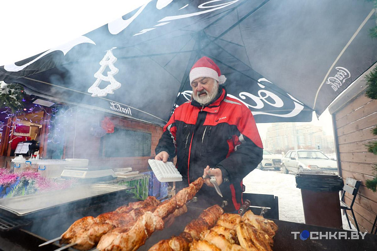 В Минске открылись рождественские ярмарки: что можно поесть и выпить